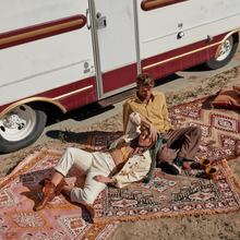 Load image into Gallery viewer, Wandering Folk Woven Throw Clay Canyon | Boho Camping- oder Picknickdecke - Kumpl
