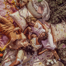 Load image into Gallery viewer, Wandering Folk Kissenbezug Pastel Forest | Boho - Kumpl