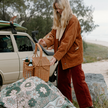 Lade das Bild in den Galerie-Viewer, Wandering Folk Lovers' Picknickkorb | Boho - Kumpl