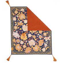 Load image into Gallery viewer, Wandering Folk Picknickdecke Grandé Fleur - Nightshade | Boho Wasserdicht - Kumpl