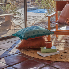 Lade das Bild in den Galerie-Viewer, Wandering Folk Hanf Kissenbezug Daisy Sage | Boho - Kumpl