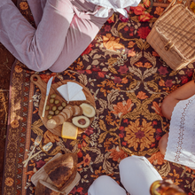 Lade das Bild in den Galerie-Viewer, Wandering Folk Picknickdecke   Spice Forest | Boho Wasserdicht - Kumpl