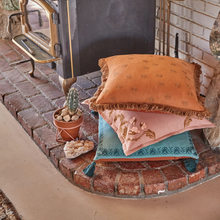 Load image into Gallery viewer, Wandering Folk Hanf Kissenbezug Floral Tan | Boho - Kumpl