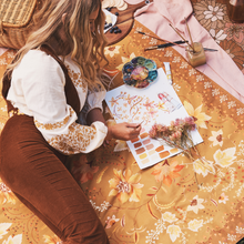 Load image into Gallery viewer, Wandering Folk Picknickdecke  Golden Folk | Boho Wasserdicht - Kumpl