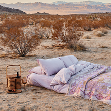 Load image into Gallery viewer, Wandering Folk Woven Throw Rouge | Böhmische Campingdecke - Kumpl