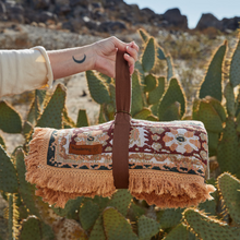 Load image into Gallery viewer, Wandering Folk Woven Throw Clay Canyon | Boho Camping- oder Picknickdecke - Kumpl