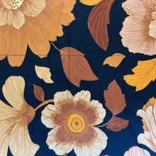 Lade das Bild in den Galerie-Viewer, Picknickdecke Grandé Fleur - Nightshade (B-Ware)