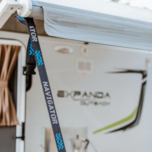 Lade das Bild in den Galerie-Viewer, Awning Buddy. Nahaufnahme mit Navigator Logo. Farbe: Schwarz. Navigator.