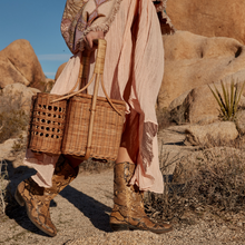 Lade das Bild in den Galerie-Viewer, Wandering Folk Lovers' Picknickkorb | Boho - Kumpl