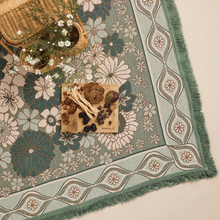 Load image into Gallery viewer, Wandering Folk Woven Throw Pfefferminzfarbe | Boho Camping- oder Picknickdecke - Kumpl
