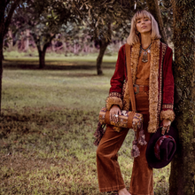 Lade das Bild in den Galerie-Viewer, Wandering Folk Picknickdecke   Spice Forest | Boho Wasserdicht - Kumpl