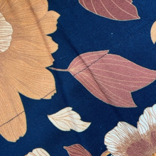 Lade das Bild in den Galerie-Viewer, Picknickdecke Grandé Fleur - Nightshade (B-Ware)