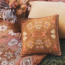 Load image into Gallery viewer, Wandering Folk Kissenbezug Golden Folk Small | Boho - Kumpl