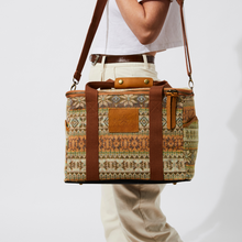 Lade das Bild in den Galerie-Viewer, Wandering Folk Kühltasche Acacia - Dusk | Boho, Wasserdicht