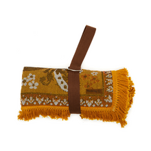 Load image into Gallery viewer, Wandering Folk Woven Plaid Ginger Color | Boho Camping- oder Picknickdecke - Kumpl