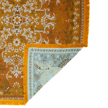 Load image into Gallery viewer, Wandering Folk Woven Plaid Ginger Color | Boho Camping- oder Picknickdecke - Kumpl