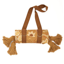 Load image into Gallery viewer, Wandering Folk Picknickdecke  Golden Folk | Boho Wasserdicht - Kumpl