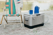 Lade das Bild in den Galerie-Viewer, Igloo Legacy 54 Kühlbox (51L) Große Kühlbox für Camping und Caravaning