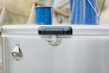 Lade das Bild in den Galerie-Viewer, Igloo Legacy 54 Kühlbox (51L) Große Kühlbox für Camping und Caravaning