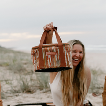 Load image into Gallery viewer, Wandering Folk Kühltasche Ochre Mini - Kumpl