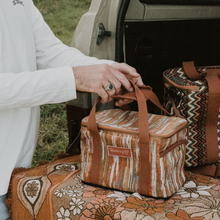 Load image into Gallery viewer, Wandering Folk Kühltasche Ochre Mini - Kumpl
