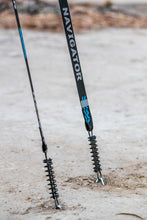 Load image into Gallery viewer, Awning Buddy. 2er Pack. Verankerung am Boden. Fester Halt. Farbe: Schwarz. Navigator.