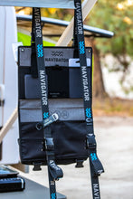 Load image into Gallery viewer, Awning Buddy. 2er Pack. Nahaufnahme mit Kitchen Buddy. Farbe: Schwarz. Navigator.