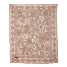 Load image into Gallery viewer, Wandering Folk Woven Throw Rouge | Böhmische Campingdecke - Kumpl