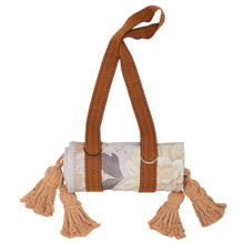 Lade das Bild in den Galerie-Viewer, Wandering Folk Picknickdecke  Grandé Fleur - Lilac | Boho Wasserdicht - Kumpl